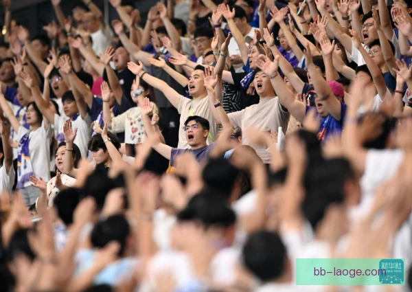 天津津门虎细化二点球争抢，二次进攻成为训练重点